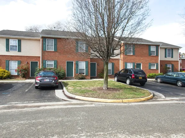 1106 Calhoun St #9, Radford, VA 24141