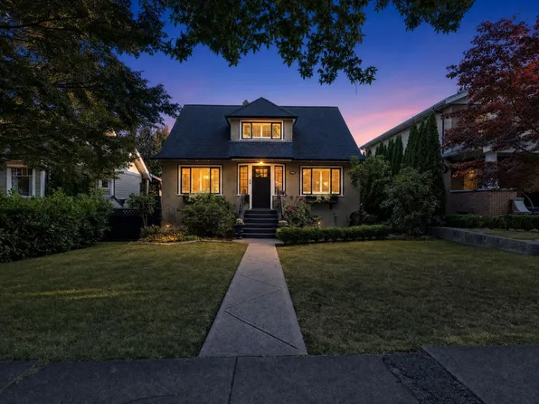 3964 Dundas St, Burnaby, BC V5C 1A5