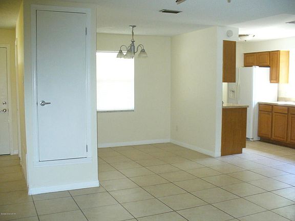 5th image of 1094 Coronado Dr