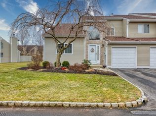 128 Castle Ridge Dr, East Hanover, NJ 07936