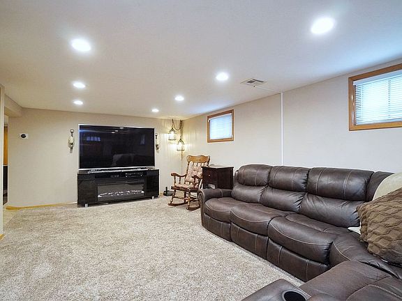 5th image of 26 Galloway Ave