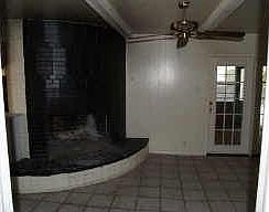 4th image of 1517 Hillcrest Dr