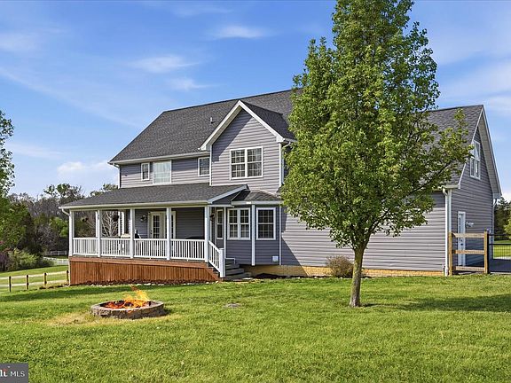 2nd image of 554 Cherry Hill Farm Dr