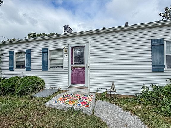2nd image of 301 W Center St