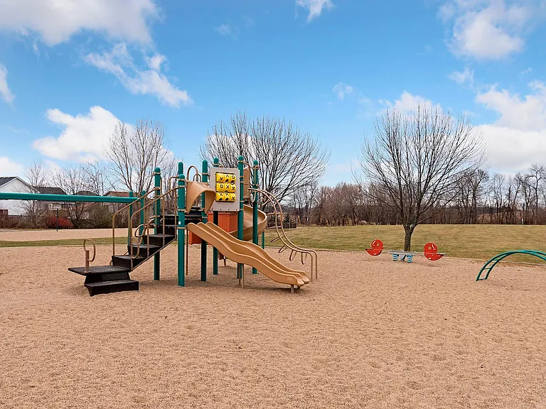 5182 Hampton St NE — Photo 60