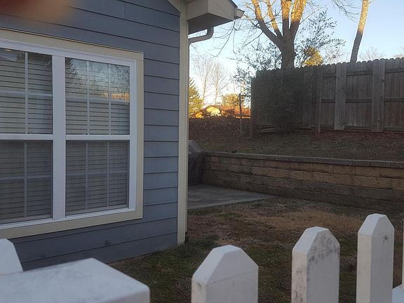 5th image of 121 McNeilly Cir