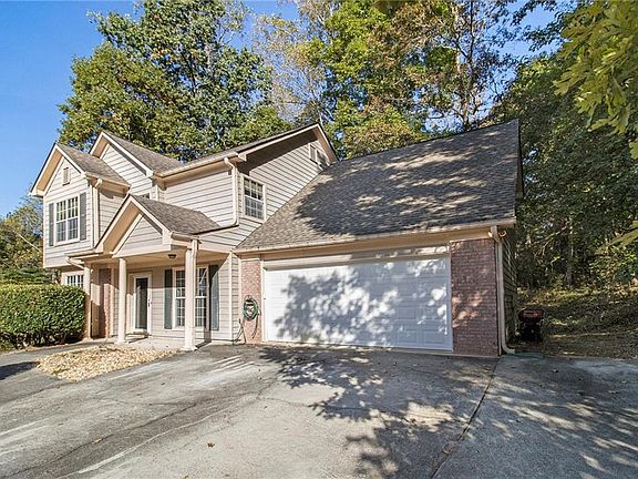 3rd image of 4545 Forrest Bend Ct