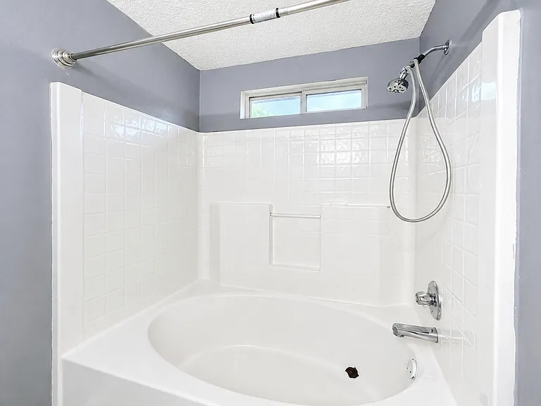 5013 Kens Ct — Photo 5