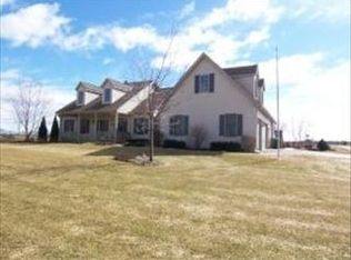 1718 Briarwood Dr, McHenry, IL 60051