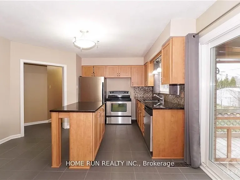39 Epworth Ave — Photo 11