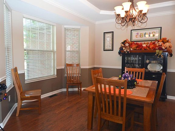 5th image of 7819 Derbyshire Ct