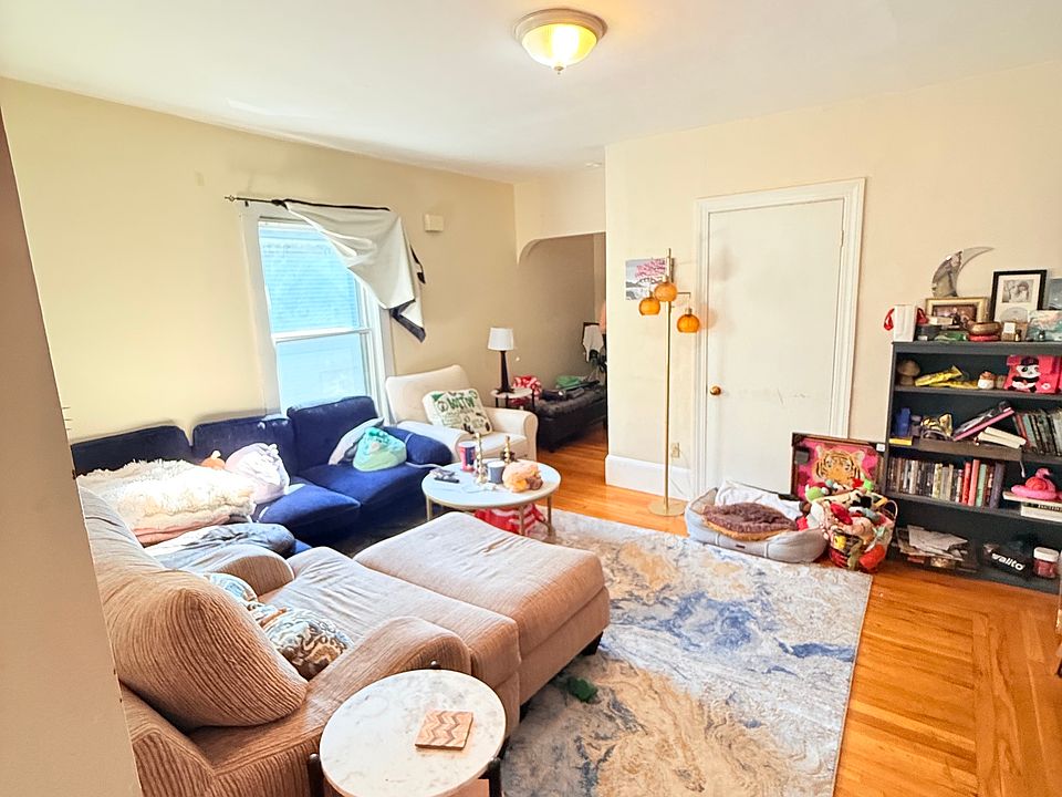 1st image of 95 Wallace St #2
