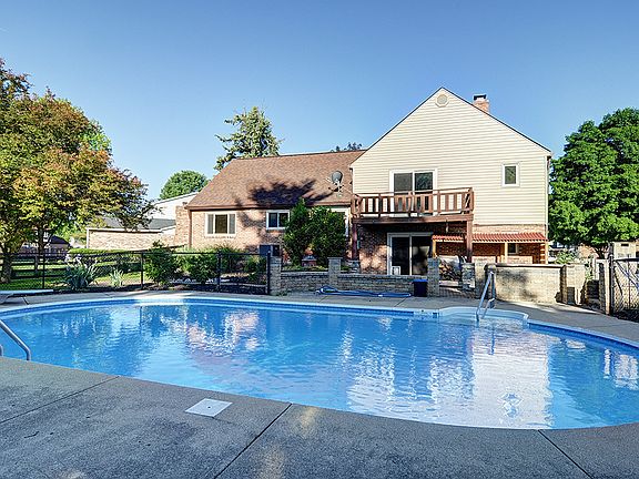 4th image of 1642 Cheshire Cir