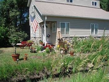 2nd image of 1136/1138 Hawthorne Ln