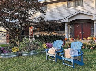 508 Robert John Rd, Saint Clair Shores, MI 48080