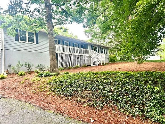 80 Pinehurst Ln — Photo 2