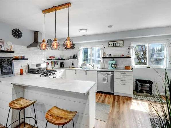 6145 Whitsett Ave APT 1, North Hollywood, CA 91606