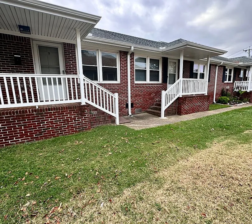 2216 Pretty Lake Ave