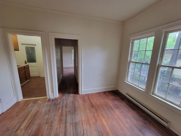 907 Silver Ave APT 3