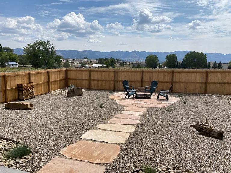 1601 E Downey Ave — Photo 4