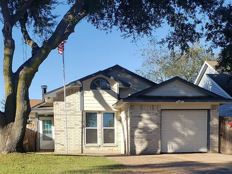 19738 Swan Valley Dr — Photo 1