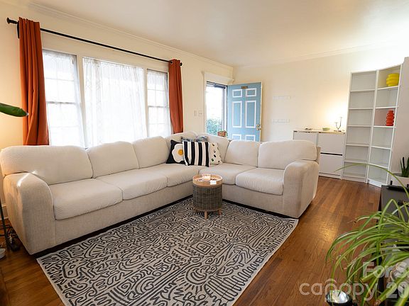 5th image of 2640 Chesterfield Ave