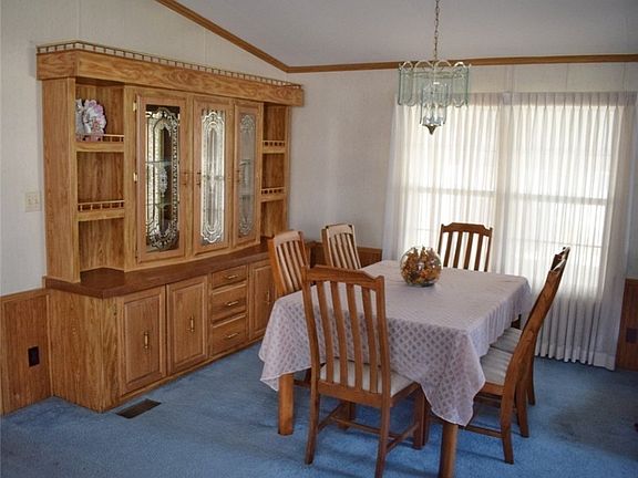 5th image of 1 Periwinkle Dr