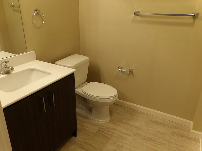 690 SE 5th Ave #102 — Photo 8