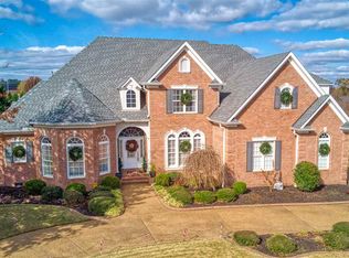 171 Emerald Lake Dr, Jackson, TN 38305