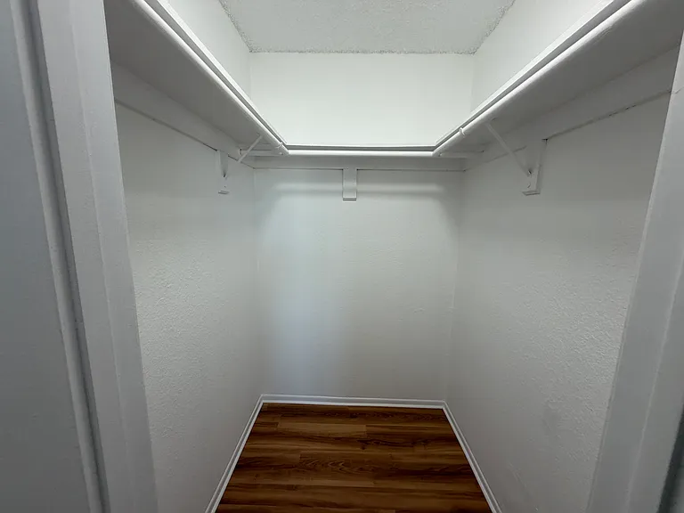 12540 Chandler Blvd #318 — Photo 24