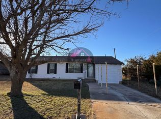702 4th St, Lawn, TX 79530