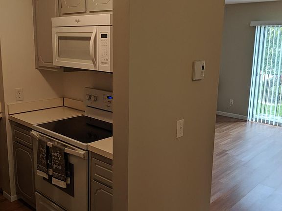 5th image of 31555 Fraser Dr APT 22