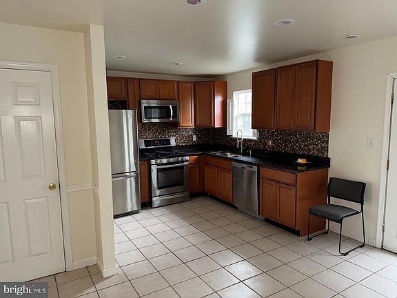 4th image of 546 Barley Ct