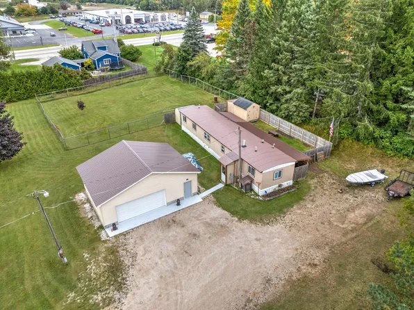 7910 Phelps St, Newberry, MI 49868