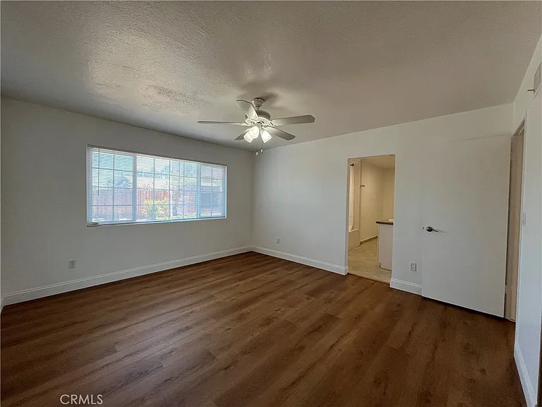 16944 Superior St — Photo 11