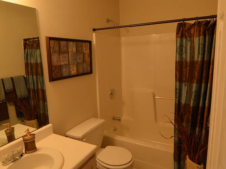 7339 N Laurel Ave — Photo 3