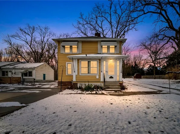 9430 Columbia Rd, Olmsted Falls, OH 44138