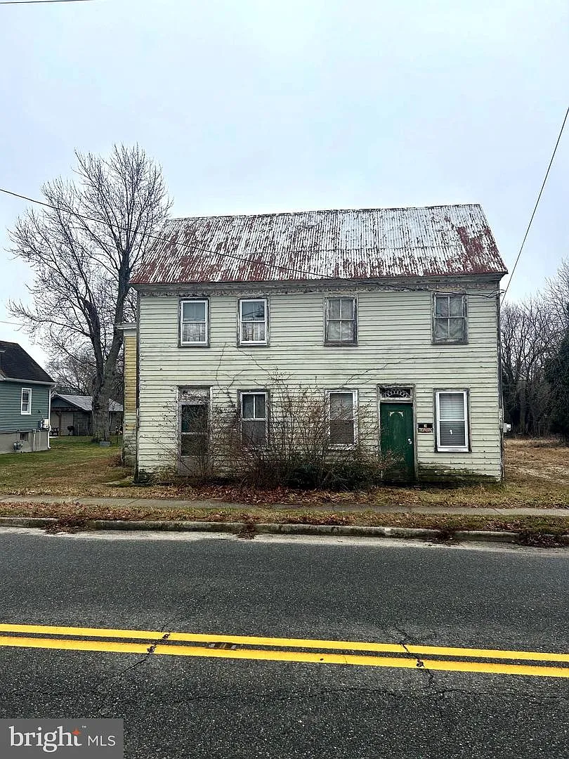 914 Main St photo 1