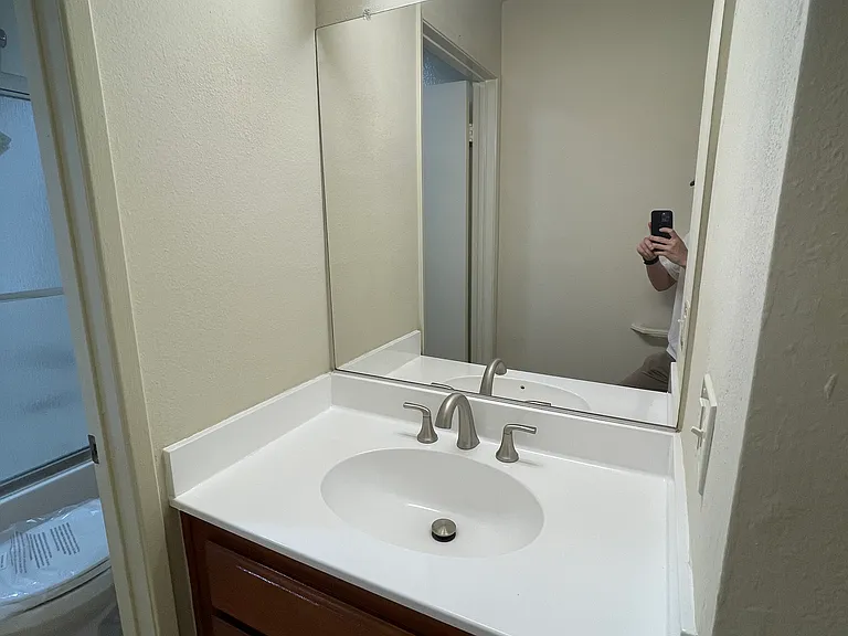 11748 Courtleigh Dr — Photo 10