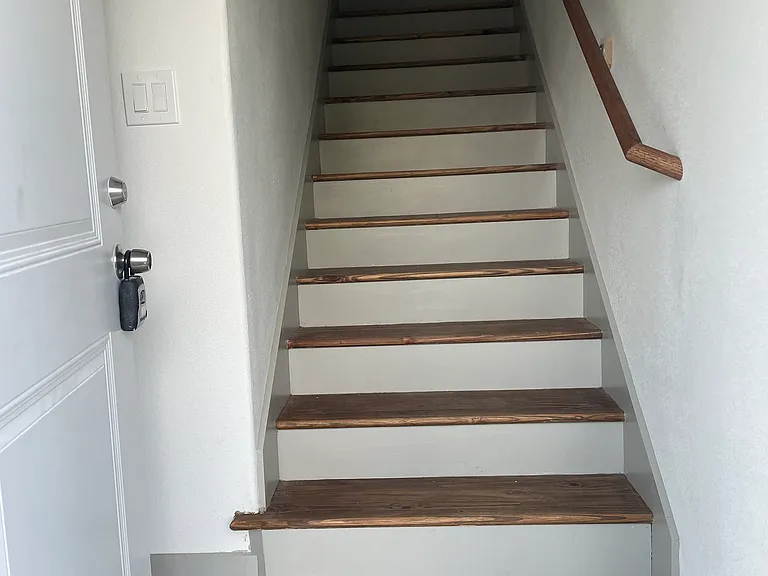 624 Center St #A — Photo 3