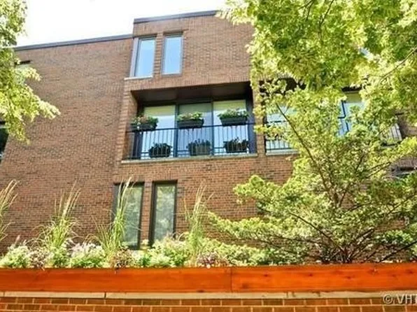 429 W Grant Pl #38, Chicago, IL 60614