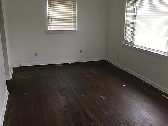 3rd image of 501 Stratford St