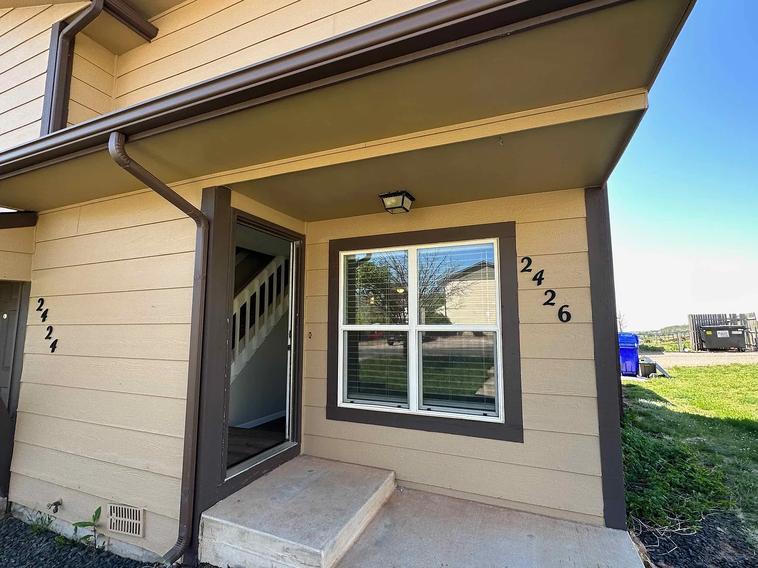 2426 Split Rock Dr — Photo 2