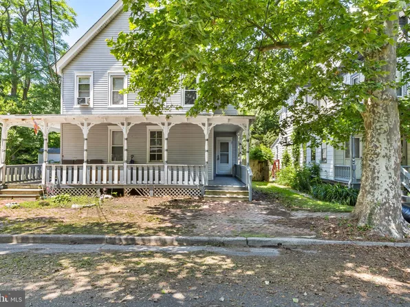 27 7th St, Salem, NJ 08079