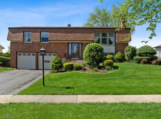 1531 Home Cir, Elk Grove Village, IL 60007