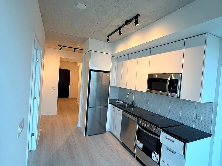 284 King St E #2508 — Photo 6