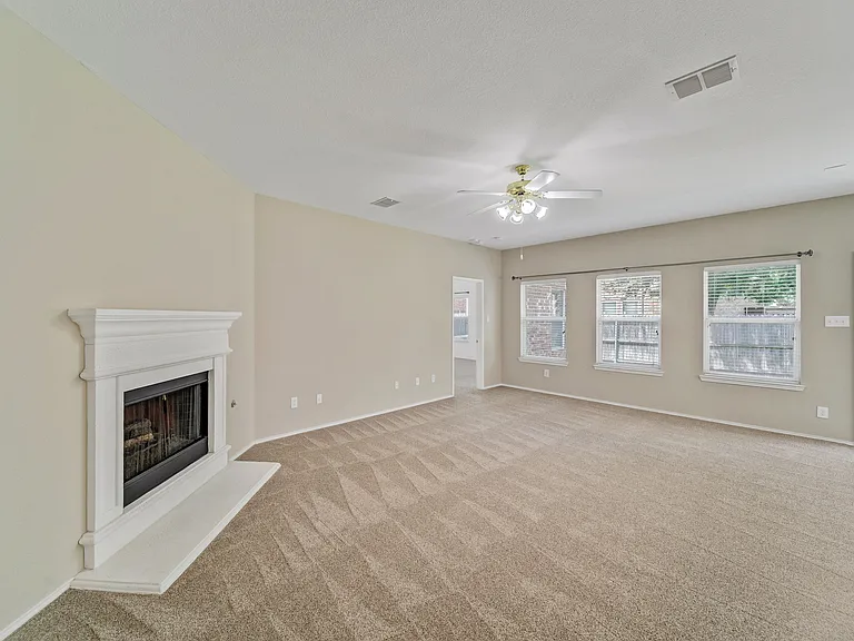 8162 Robertson Dr — Photo 19