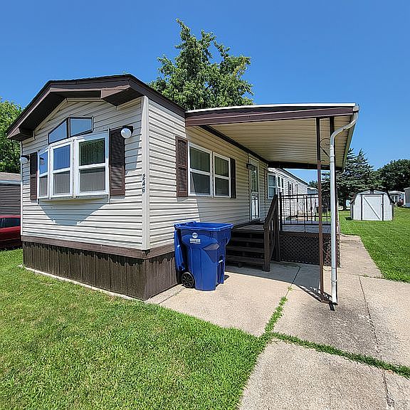 Listing photo 2