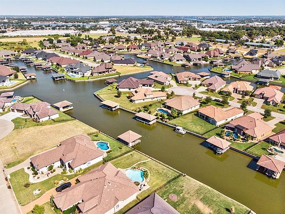 3rd image of 1608 Malibu Bay Ct