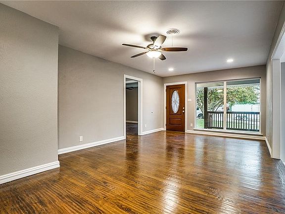 5th image of 9009 Clearwater Dr